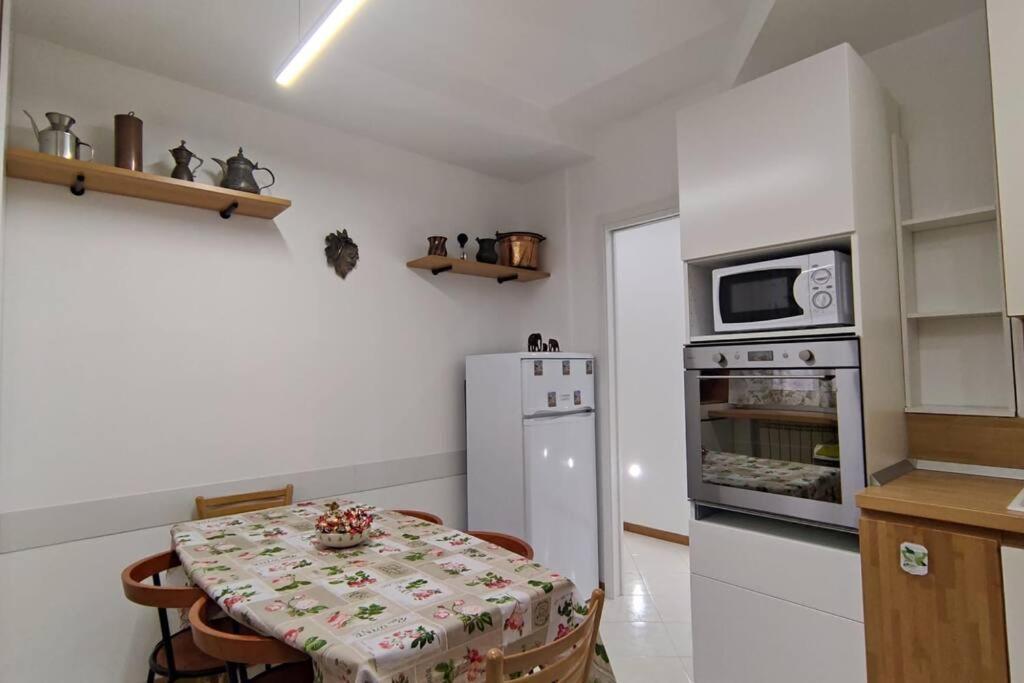 Elegante Alloggio Zona Storica Lecco Eksteriør bilde